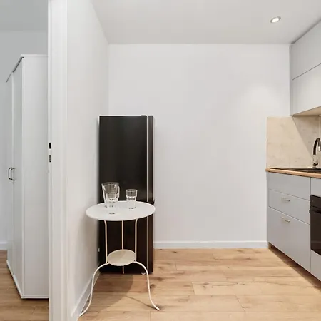 Apartman Elegant For 6 Guests Only 1 Km From Main Square By Renters *