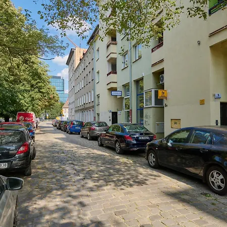 Elegant For 6 Guests Only 1 Km From Main Square By Renters Apartman *